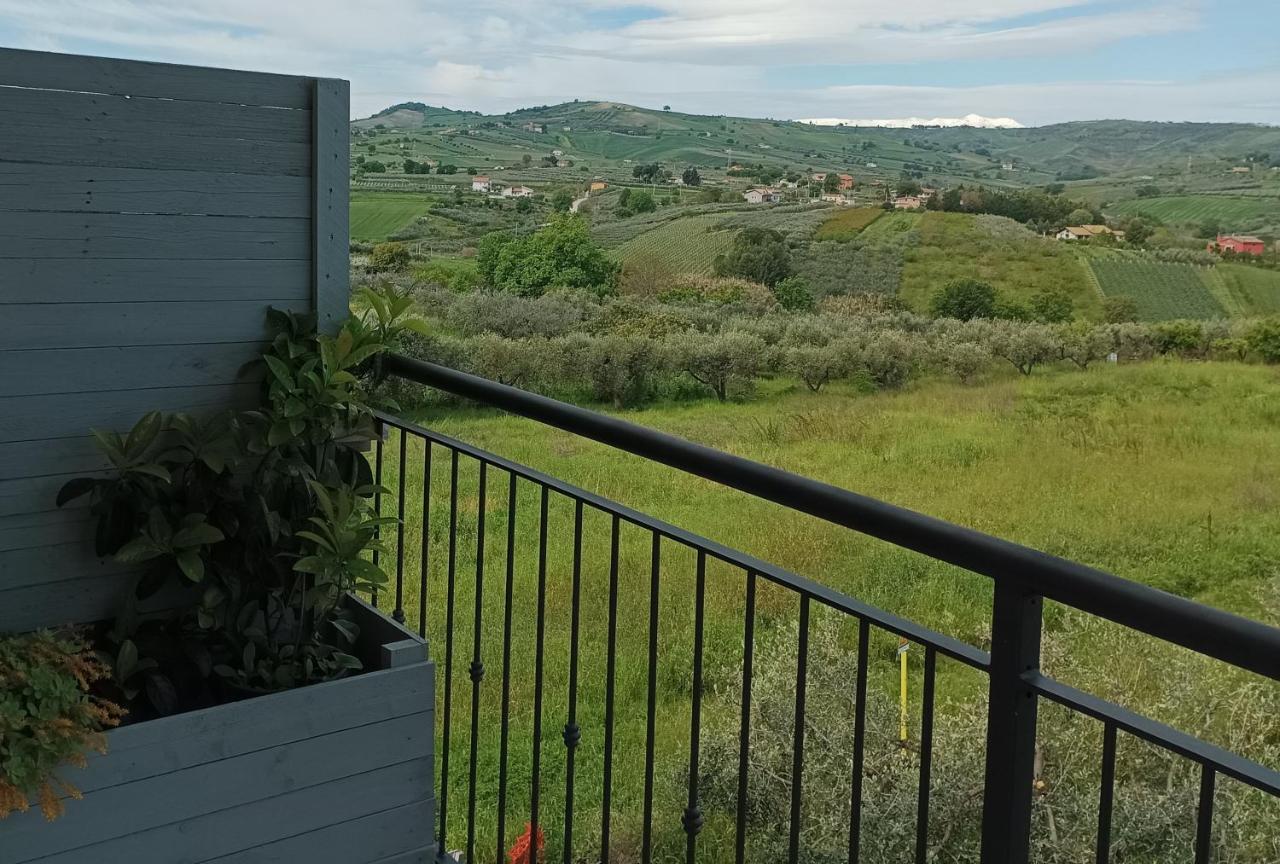 Colline Del Sole Bed & Breakfast ซานซัลโว ภายนอก รูปภาพ
